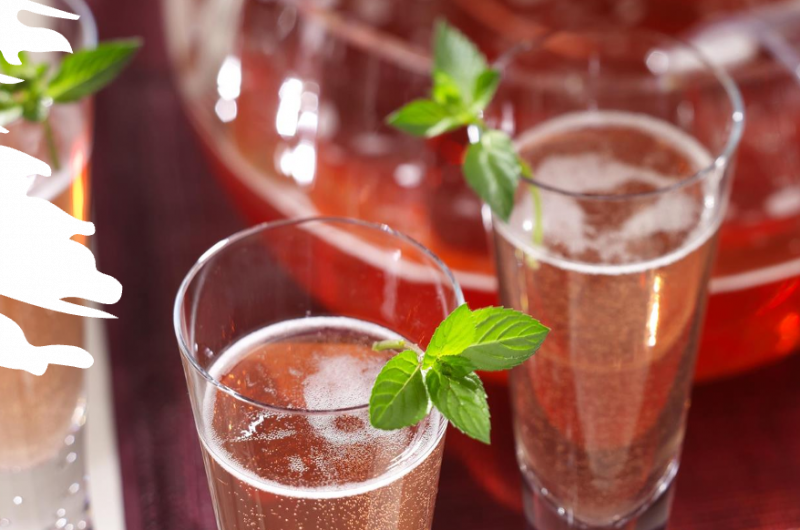 CHAMPAGNE AND CRANBERRY JUICE SPARKLING PUNCH